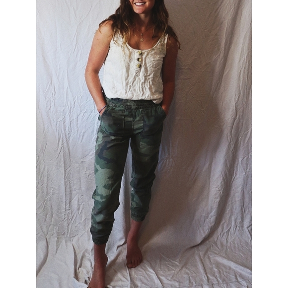 TNA Camo Joggers - Picture 2 of 8